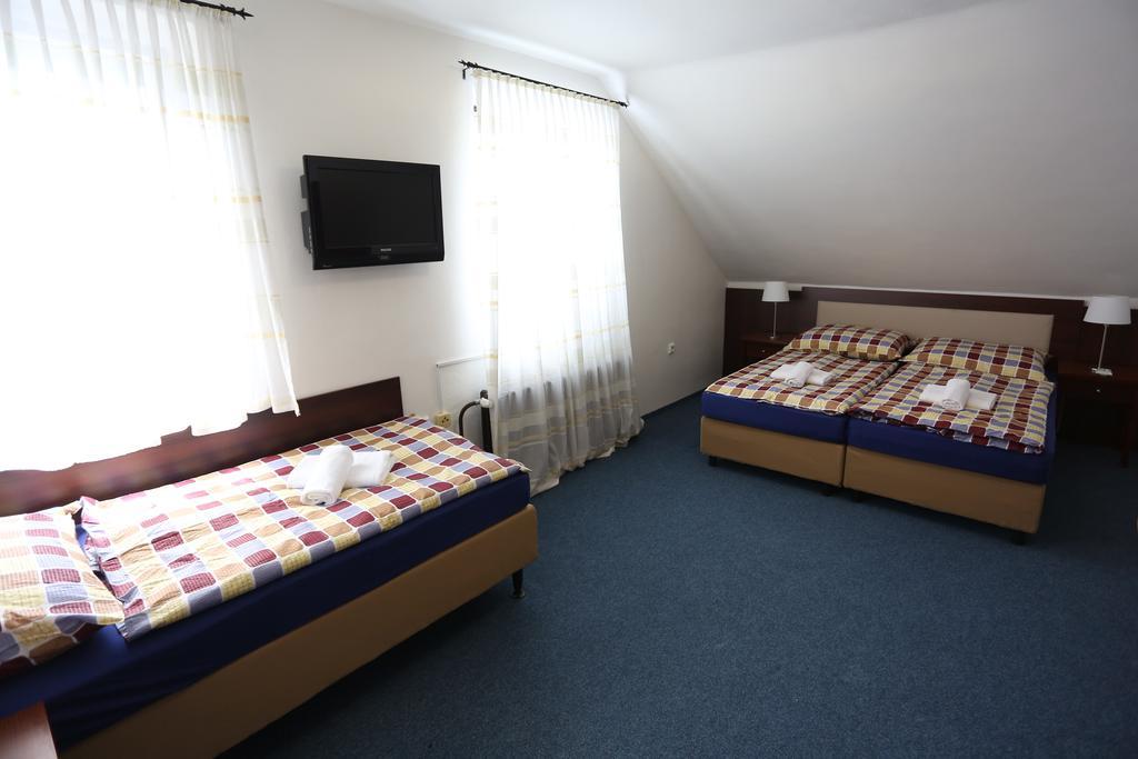 Pension & Restaurace Na Rychte Prague Phòng bức ảnh